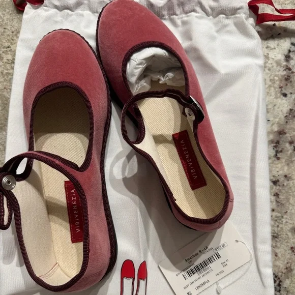 Venezia Women's Pink Flats - Picture 1 of 2